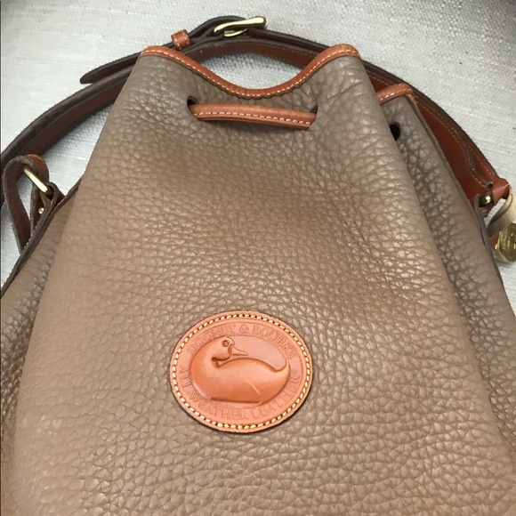 📌 SOLD Vintage Dooney & Bourke Drawstring Bag British Tan Brown Mushroom RARE - Picture 13 of 16